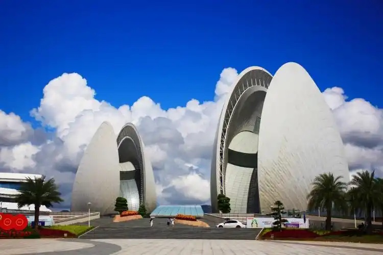 【疯狂港珠澳】香港•澳门•深中大桥•港珠澳大桥•珠海 品质4天3晚游【动车往返】