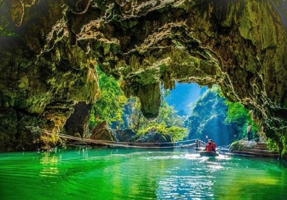 <b>德天跨国瀑布•古龙山峡谷漂流 2天1晚游【无购物店】</b>