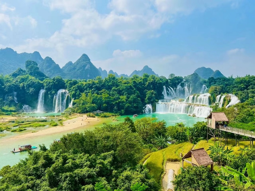 【广西超值6天游】德天跨国瀑布•通灵峡谷•巴马长寿村•