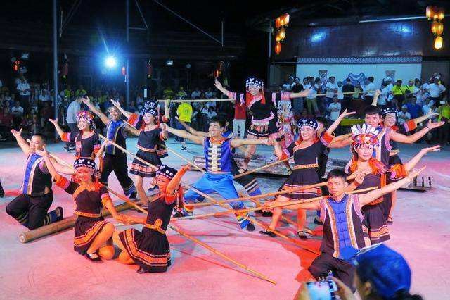 德天跨国瀑布•明仕田园•通灵大峡谷•巴马长寿村•仁寿源