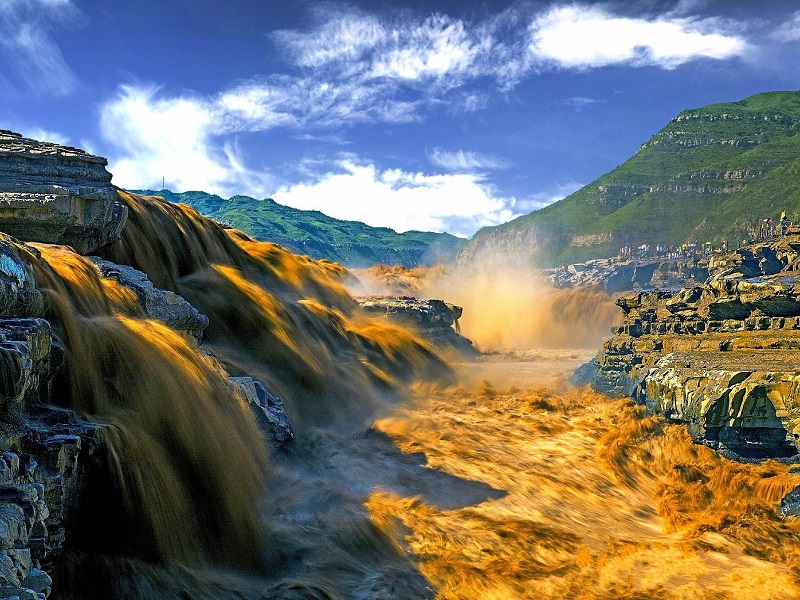 西安•秦始皇陵兵马俑•华山•延安•杨家岭•壶口瀑布•黄帝陵•大唐不夜城•大慈恩寺•大雁塔 双飞6天5晚游【革命圣地】