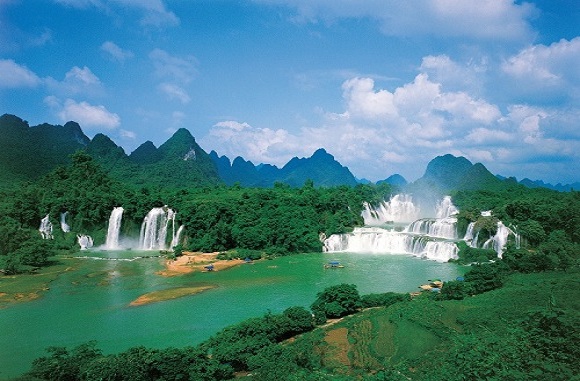 德天跨国瀑布•防城港•白浪滩•西湾跨海大桥 2天1晚游